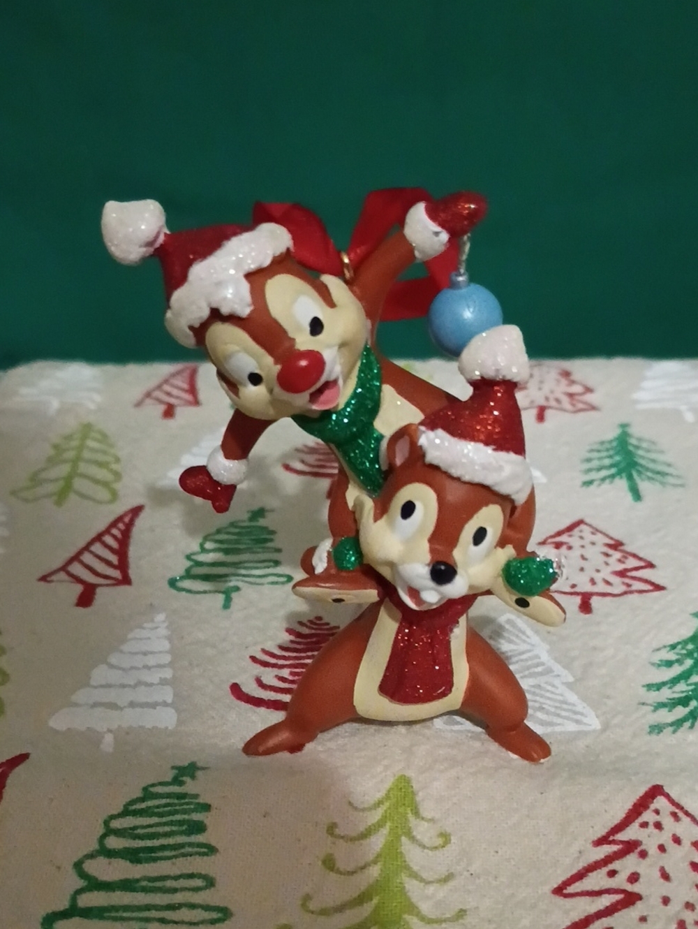 Disney Holiday Chipmunk Duo Figurine - Red and Green Festive Playset